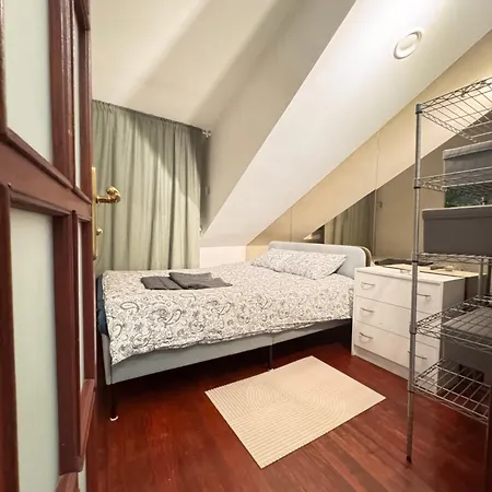 Old Town Attic Ignoto 16 Self Check In